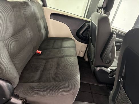 Used 2020 Dodge Grand Caravan SE w/ UConnect Hands-Free Group FWD image 21
