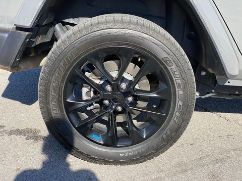 Used 2023 Jeep Wrangler Unlimited Sahara image 9