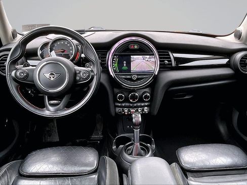 Used 2019 MINI Cooper S image 16