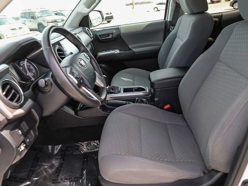 Certified 2020 Toyota Tacoma SR5 image 18