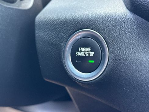 Used 2024 GMC Terrain SLE AWD/4WD image 27
