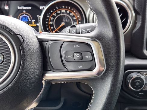 Used 2023 Jeep Wrangler Sahara image 18