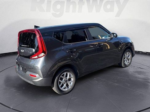 Used 2022 Kia Soul S FWD image 5