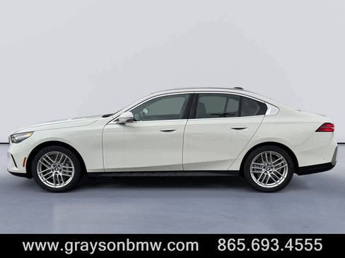 Certified 2025 BMW 530i xDrive image 6