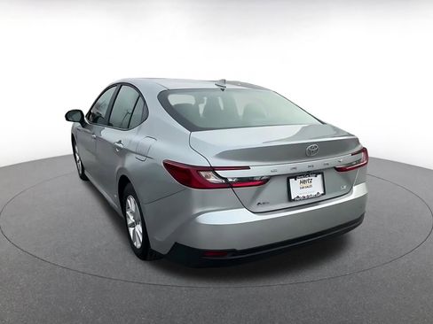 Used 2025 Toyota Camry LE image 11