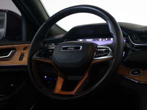 Used 2022 Jeep Grand Cherokee Summit AWD/4WD image 41