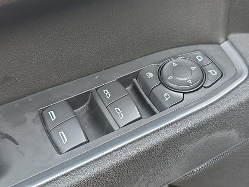 Used 2025 GMC Sierra 1500 SLT AWD/4WD image 12