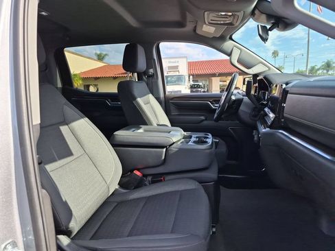 Used 2023 Chevrolet Silverado 1500 LT AWD/4WD image 28