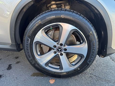 Certified 2019 Mercedes-Benz GLC 300 4MATIC image 30