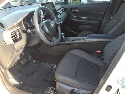 Used 2021 Toyota C-HR LE FWD image 11