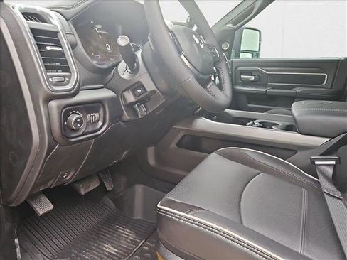 New 2025 RAM 2500 Laramie AWD/4WD image 3
