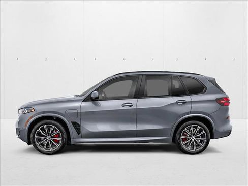 New 2026 BMW X5 xDrive50e w/ Executive Package AWD/4WD image 3