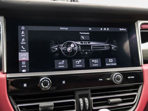 Used 2023 Porsche Macan Turbo image 30