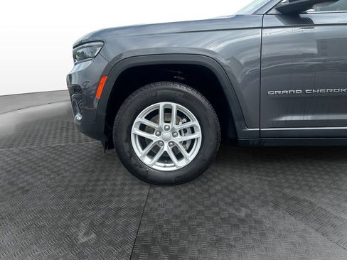 Used 2023 Jeep Grand Cherokee Laredo w/ Trailer Tow Prep Group (B) AWD/4WD image 14