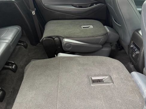 Used 2020 Buick Enclave Essence image 23