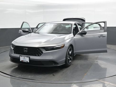 Used 2024 Honda Accord Sport image 39