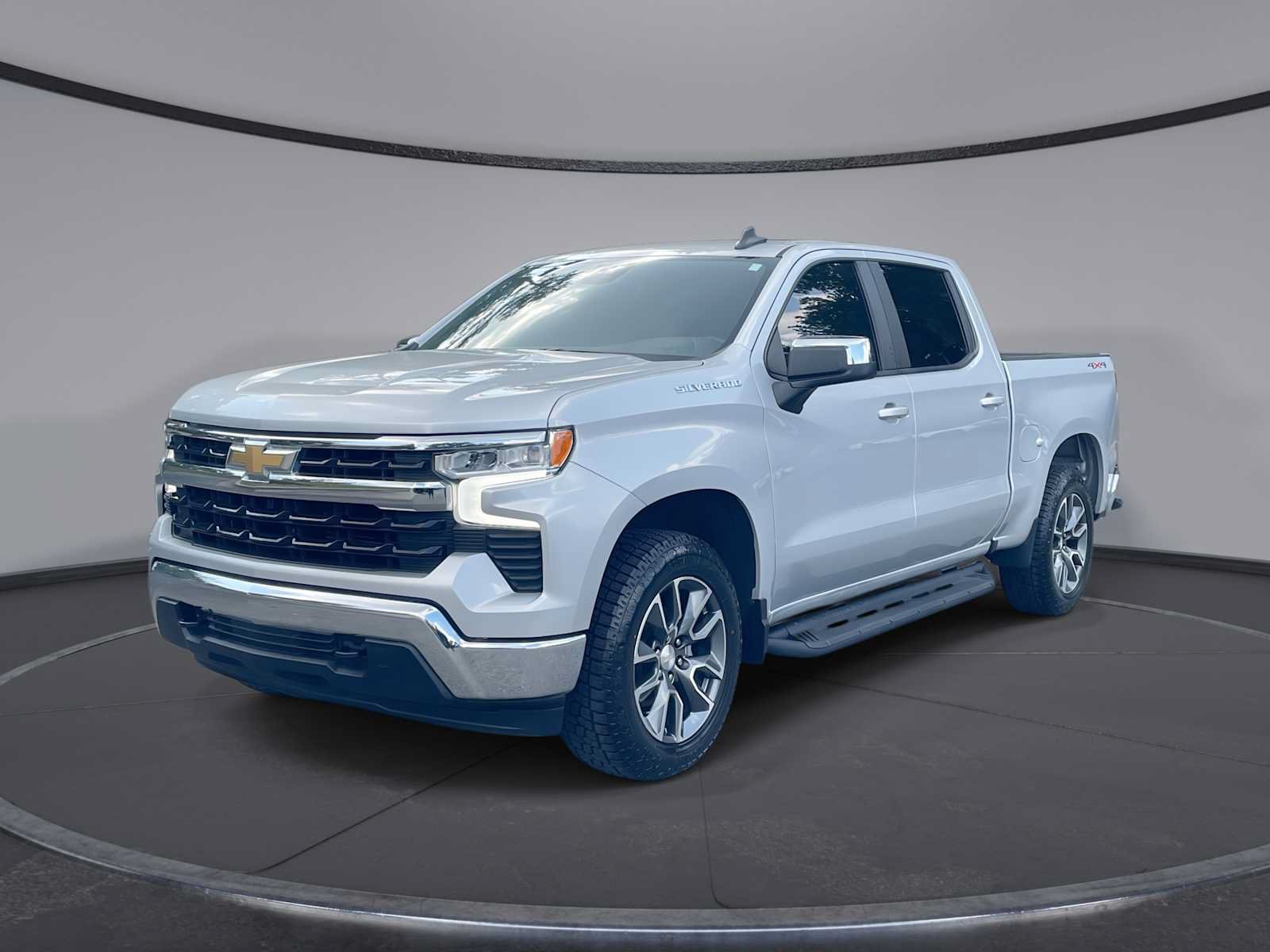Used 2022 Chevrolet Silverado 1500 LT AWD/4WD image 1