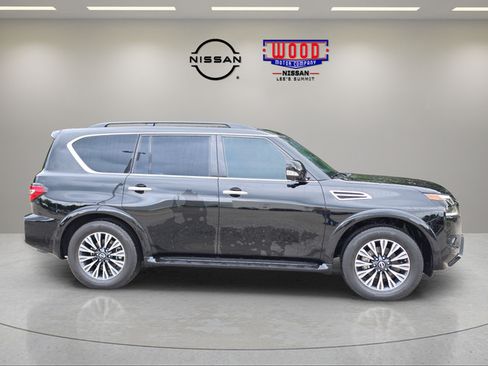 Used 2023 Nissan Armada SL w/ Midnight Edition Package AWD/4WD image 2