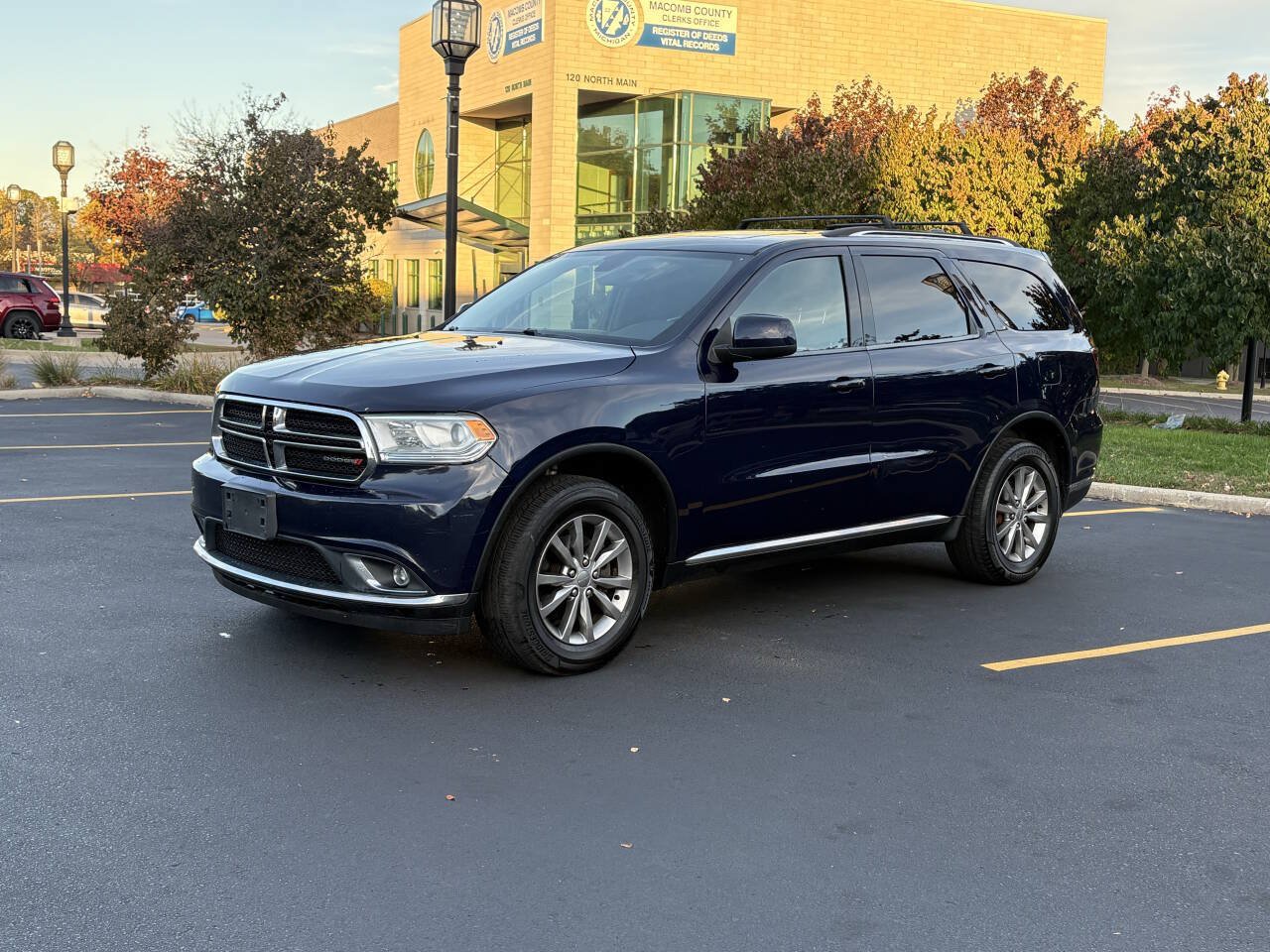 Used 2017 Dodge Durango SXT w/ Quick Order Package 23B AWD/4WD image 4