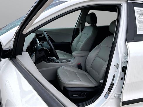 Used 2020 Kia Niro EX Premium FWD image 16