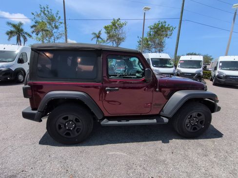 Used 2022 Jeep Wrangler Sport AWD/4WD image 4