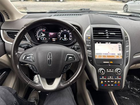 Used 2019 Lincoln MKC Reserve image 19