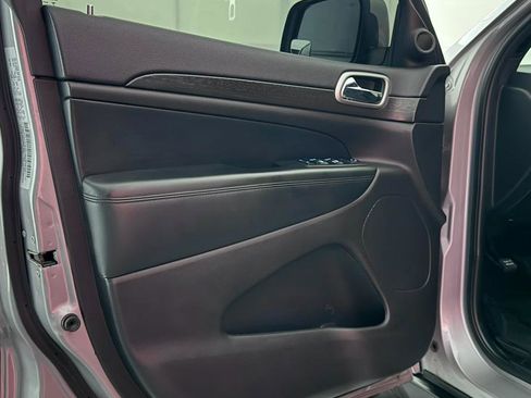 Used 2018 Jeep Grand Cherokee Laredo image 17