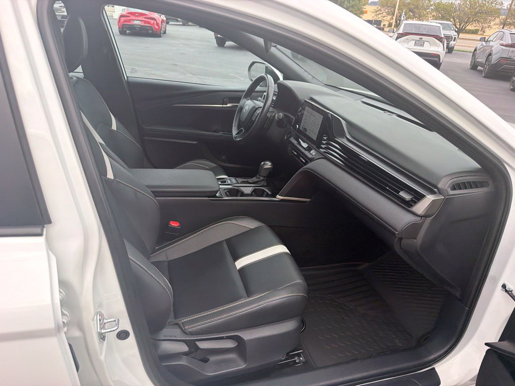 Used 2025 Toyota Camry SE FWD image 20