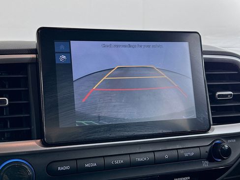 Used 2025 Hyundai Venue SEL image 22