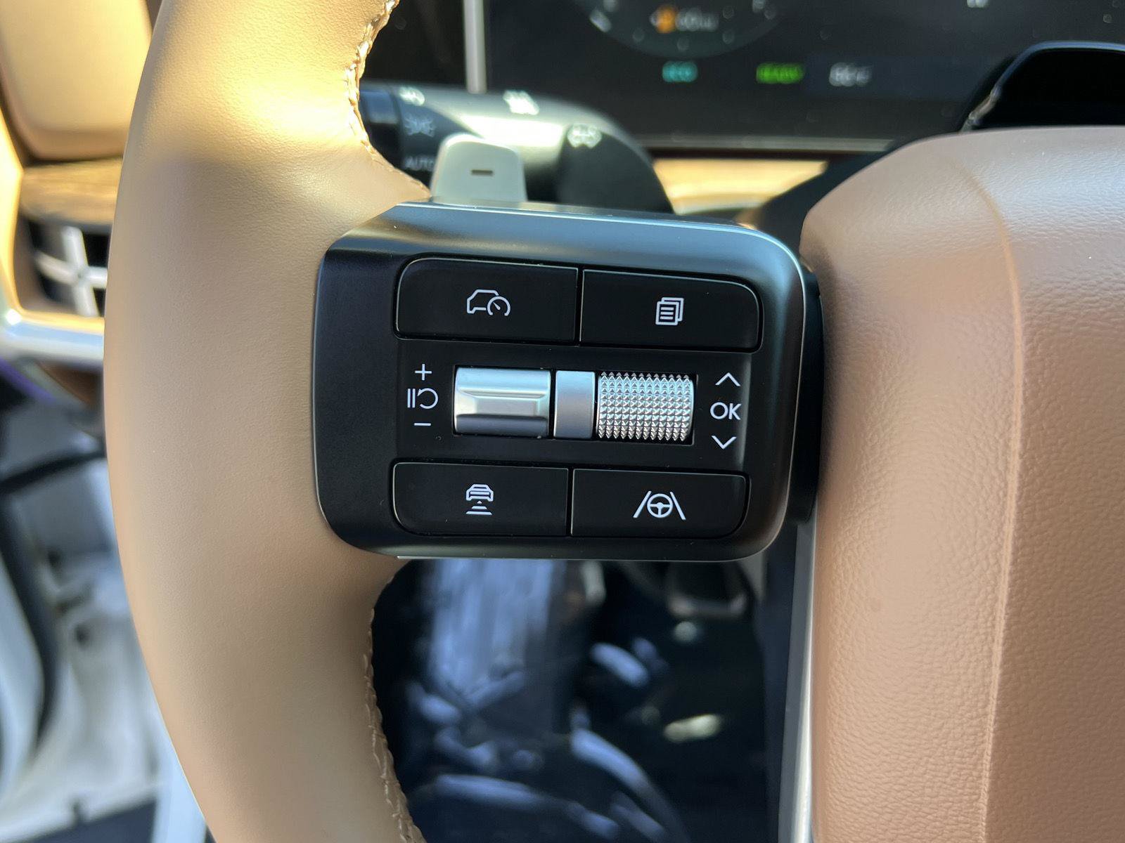 Certified 2025 Hyundai Santa Fe Limited AWD/4WD image 34