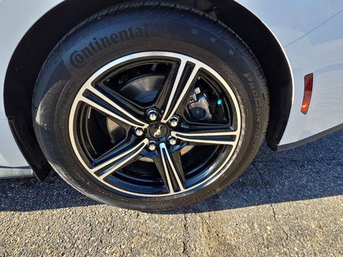 Used 2025 Ford Mustang Premium image 22