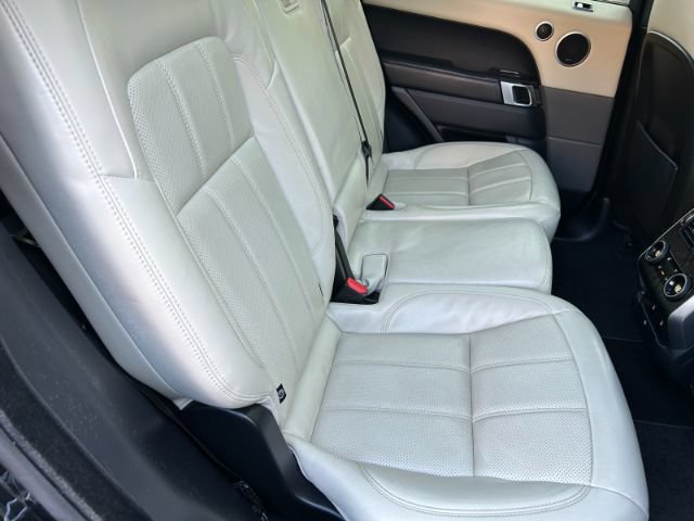Used 2018 Land Rover Range Rover Sport HSE AWD/4WD image 33