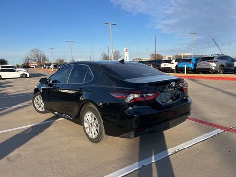 Used 2024 Toyota Camry LE image 5