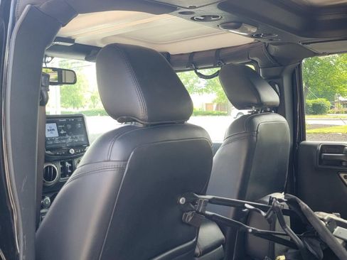 Used 2016 Jeep Wrangler Unlimited Sahara AWD/4WD image 34