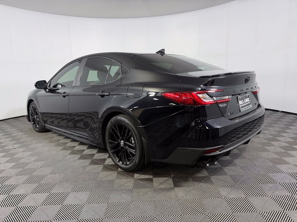 Used 2025 Toyota Camry SE w/ Convenience Package FWD image 9