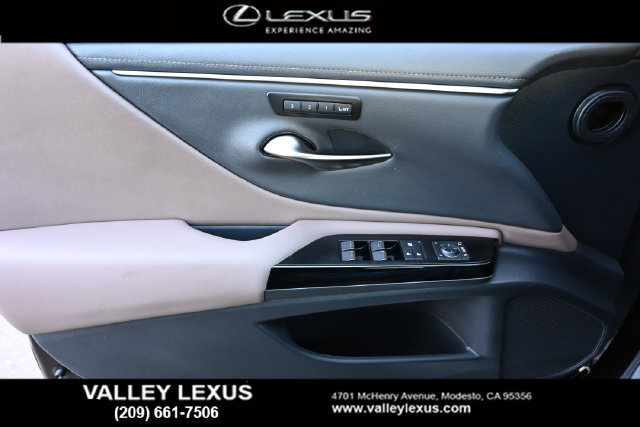 Used 2025 Lexus ES 350 w/ Premium Package FWD image 12