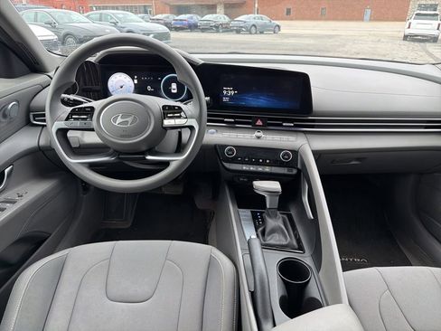 Certified 2024 Hyundai Elantra SEL FWD image 17