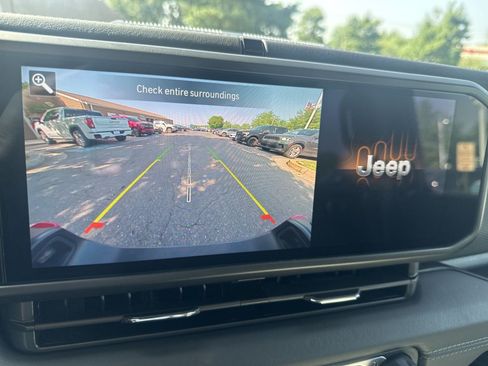 Used 2026 Jeep Gladiator Rubicon AWD/4WD image 19