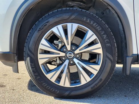 Used 2021 Nissan Rogue SV image 10