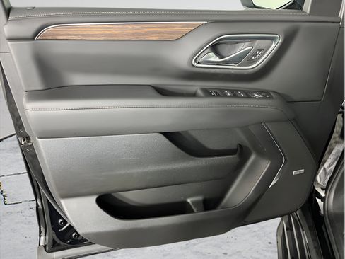 Used 2023 Chevrolet Suburban High Country w/ Advanced Technology Package AWD/4WD image 9