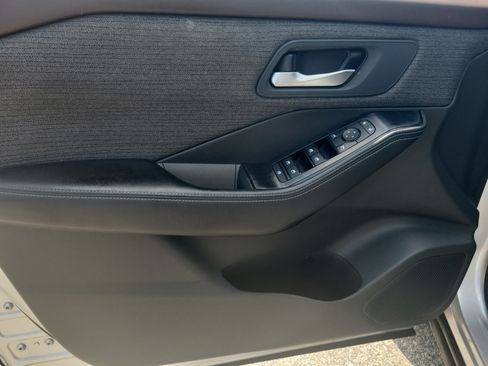 Certified 2022 Nissan Rogue SV AWD/4WD image 15