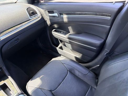 Used 2014 Chrysler 300 C AWD/4WD image 15