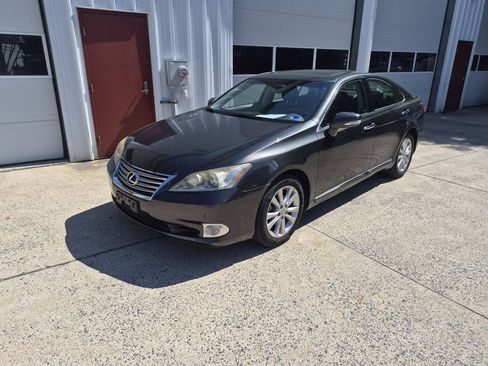 Used 2010 Lexus ES 350 w/ Preferred Accessory Package FWD image 1
