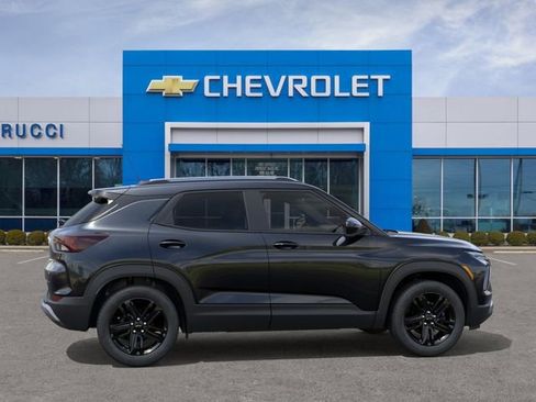 New 2026 Chevrolet TrailBlazer LT w/ Midnight Edition FWD image 5