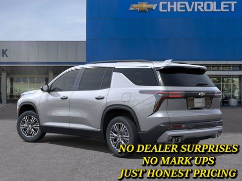 New 2026 Chevrolet Traverse LT w/ Driver Confidence Package FWD image 3