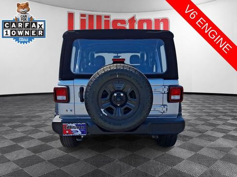 Used 2024 Jeep Wrangler Unlimited Sport AWD/4WD image 5