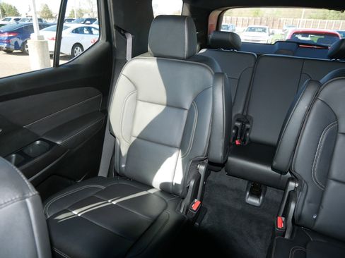 Used 2023 Chevrolet Traverse LT AWD/4WD image 12