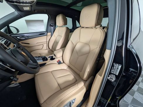 New 2026 Porsche Macan AWD/4WD image 5