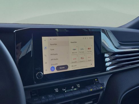 Used 2026 Toyota Camry SE image 15