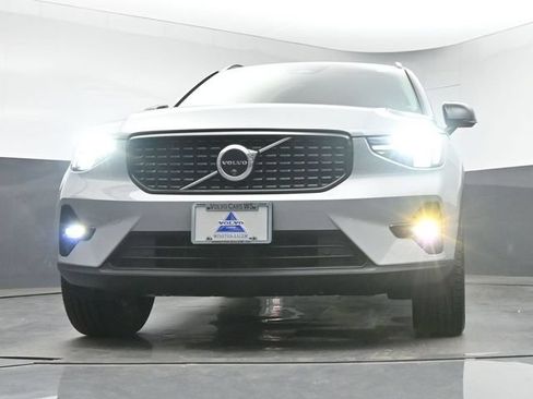 Used 2024 Volvo XC40 B5 Plus w/ Climate Package AWD/4WD image 38